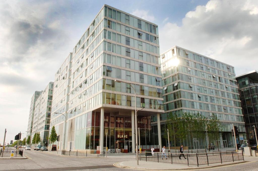 City Stay Apartments - Hub Milton Keynes Bagian luar foto