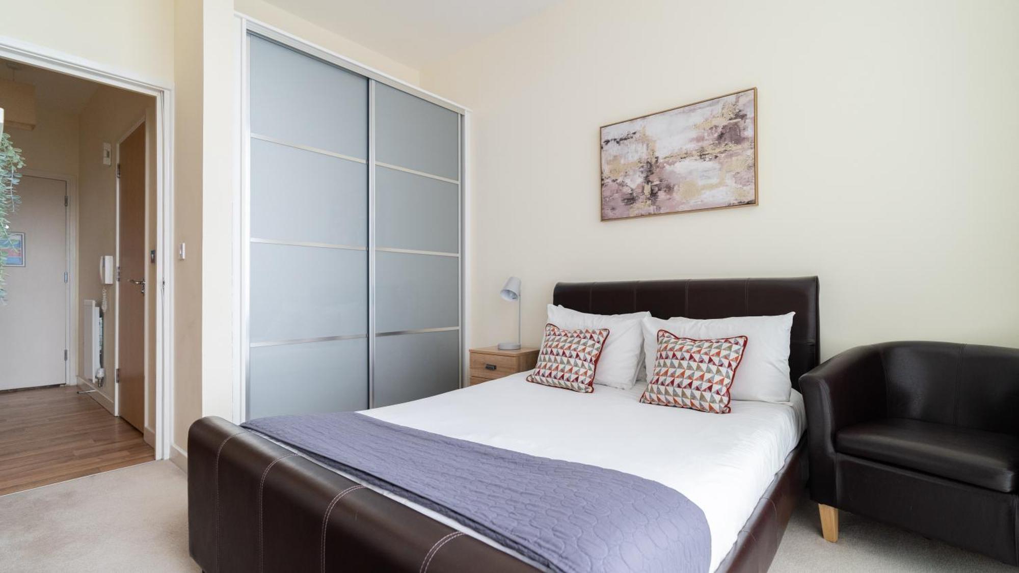City Stay Apartments - Hub Milton Keynes Bagian luar foto